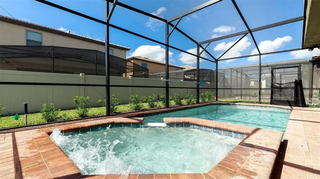 8894 Qin Loop Kissimmee FL 34747
