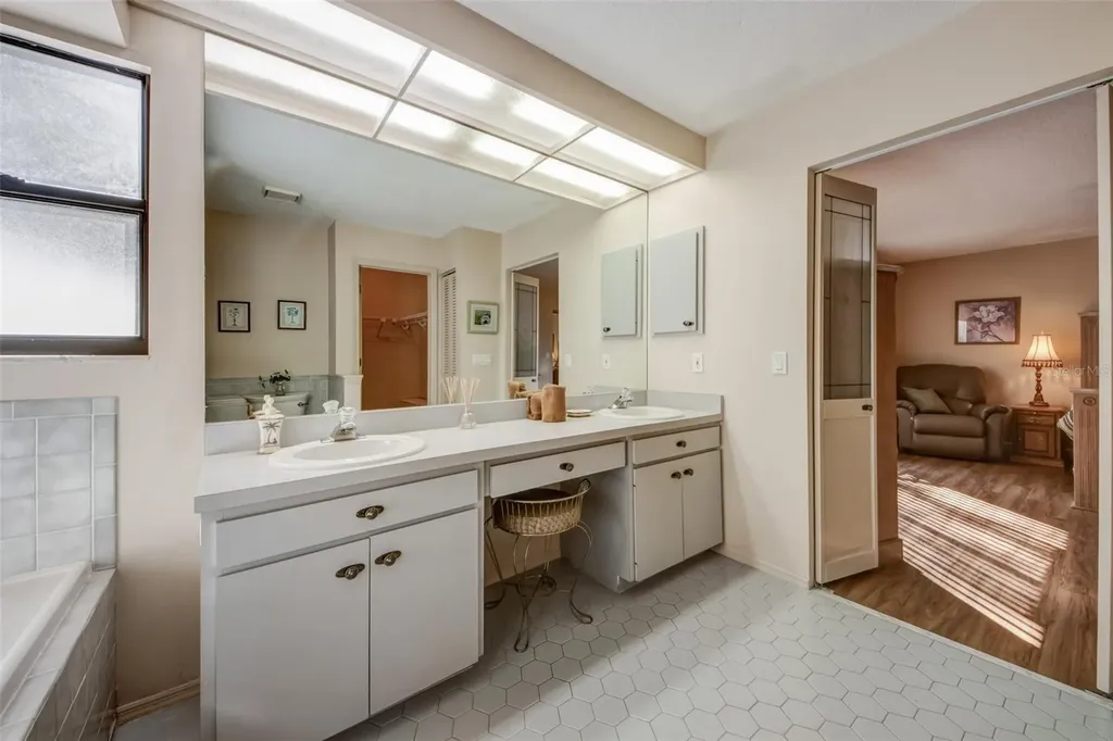 3401 Avenida Madera Bradenton FL 34210