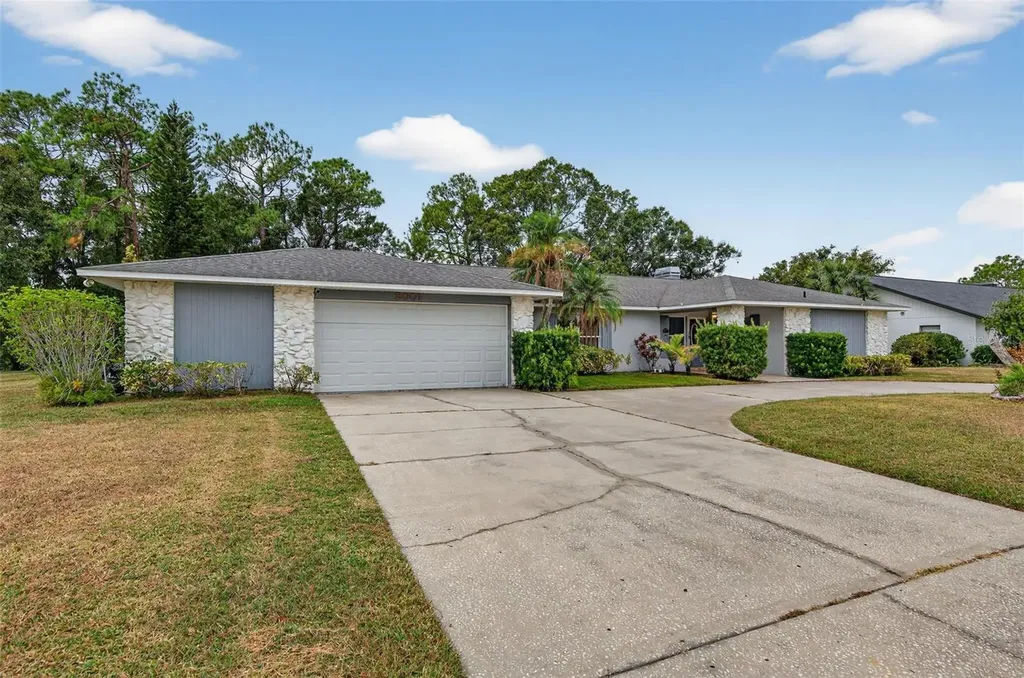 2001 N Golfview Drive Plant City FL 33566