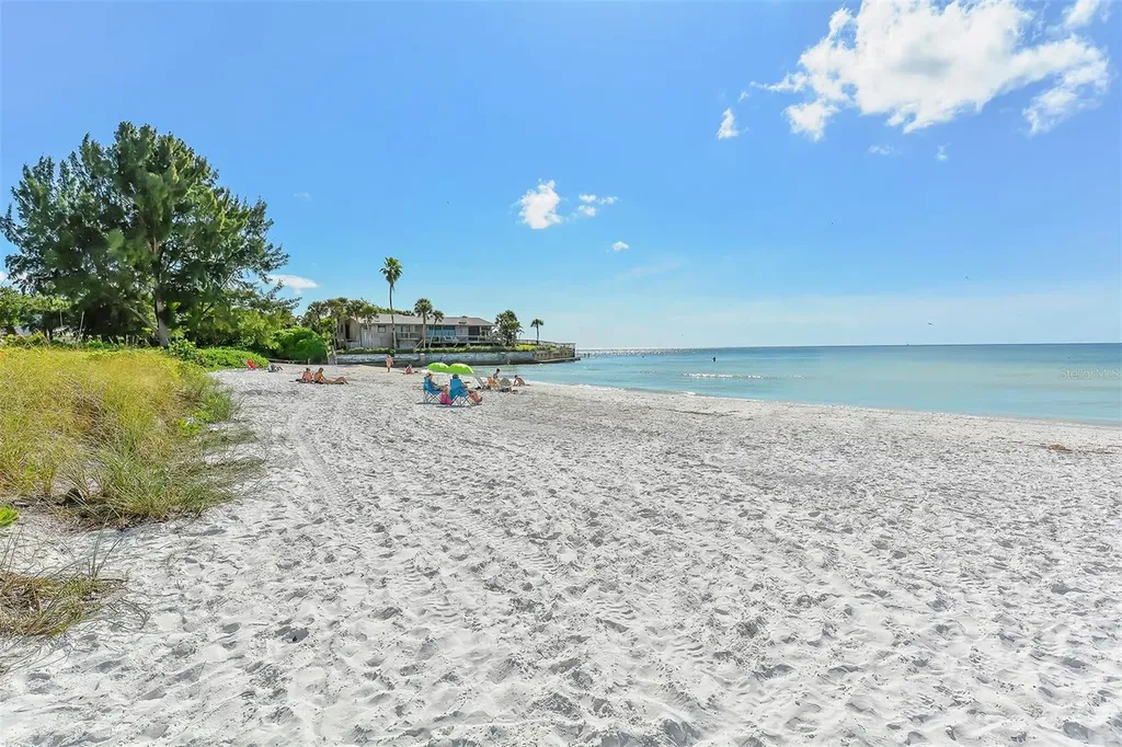 915 Seaside Drive Sarasota FL 34242