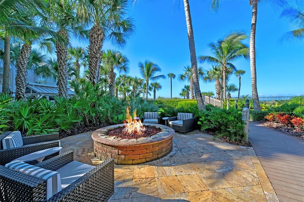 915 Seaside Drive Sarasota FL 34242