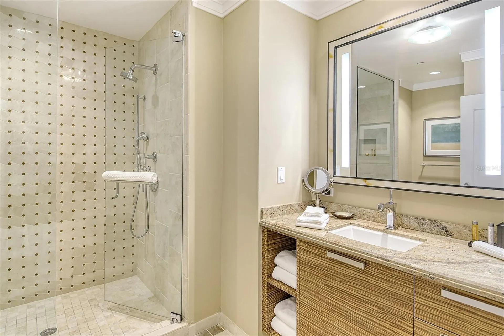 915 Seaside Drive Sarasota FL 34242