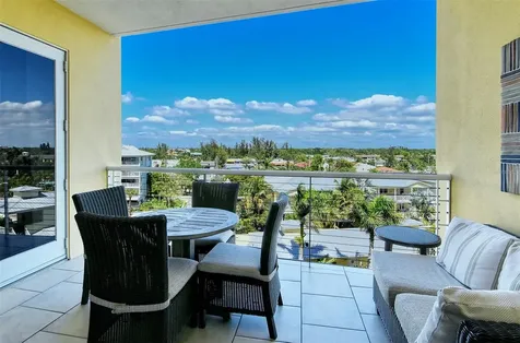 915 Seaside Drive Sarasota FL 34242