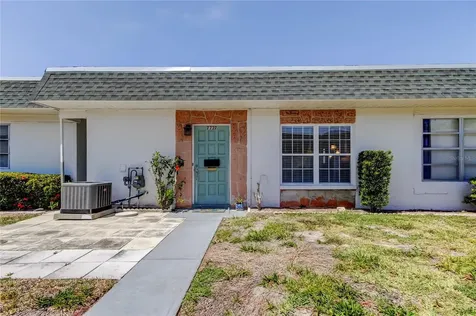 7727 39th Avenue N St Petersburg FL 33709