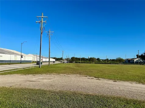 667 S 5th Avenue Wauchula FL 33873