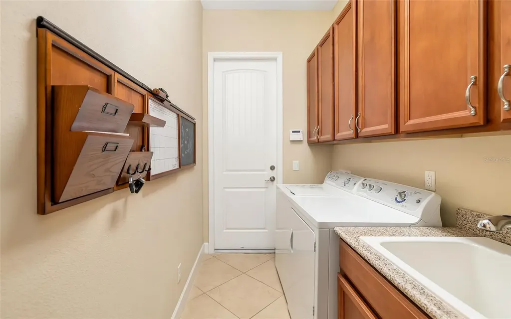 339 Sapphire Lake Drive Bradenton FL 34209
