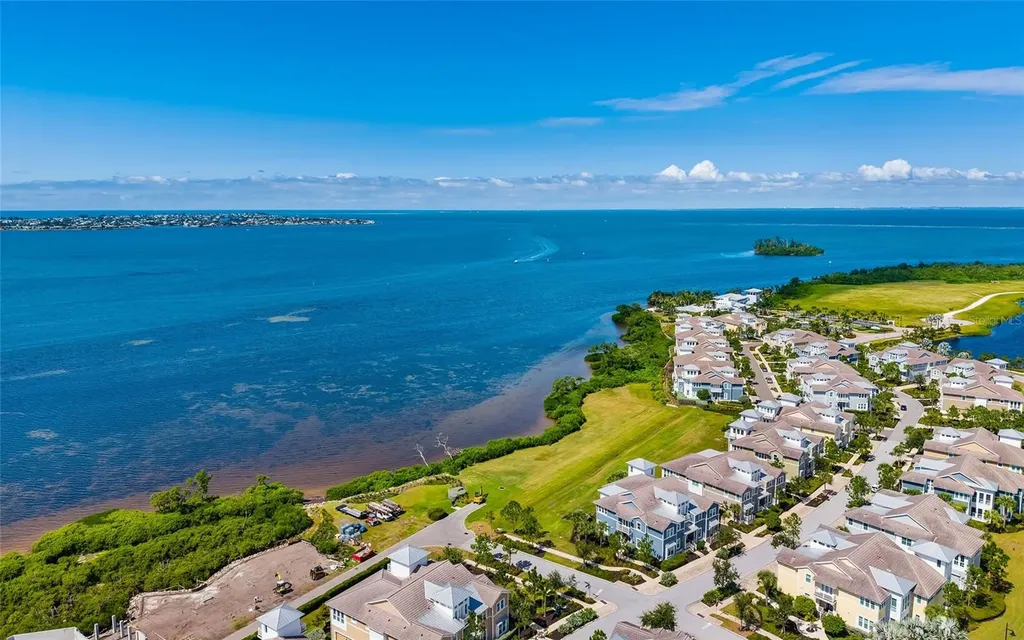 339 Sapphire Lake Drive Bradenton FL 34209