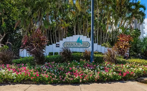 339 Sapphire Lake Drive Bradenton FL 34209
