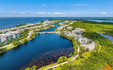 339 Sapphire Lake Drive Bradenton FL 34209