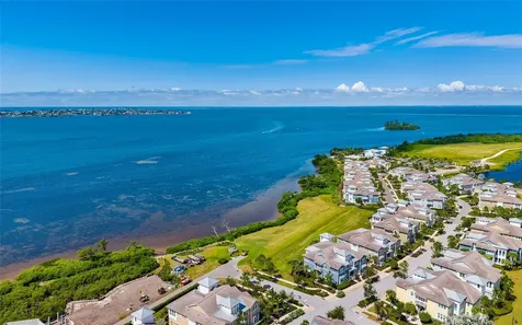339 Sapphire Lake Drive Bradenton FL 34209
