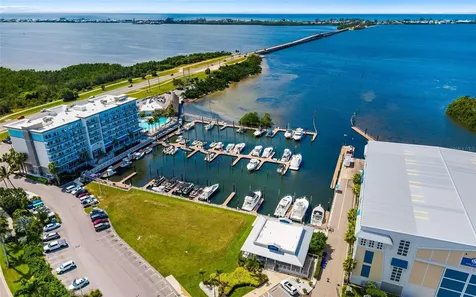 339 Sapphire Lake Drive Bradenton FL 34209