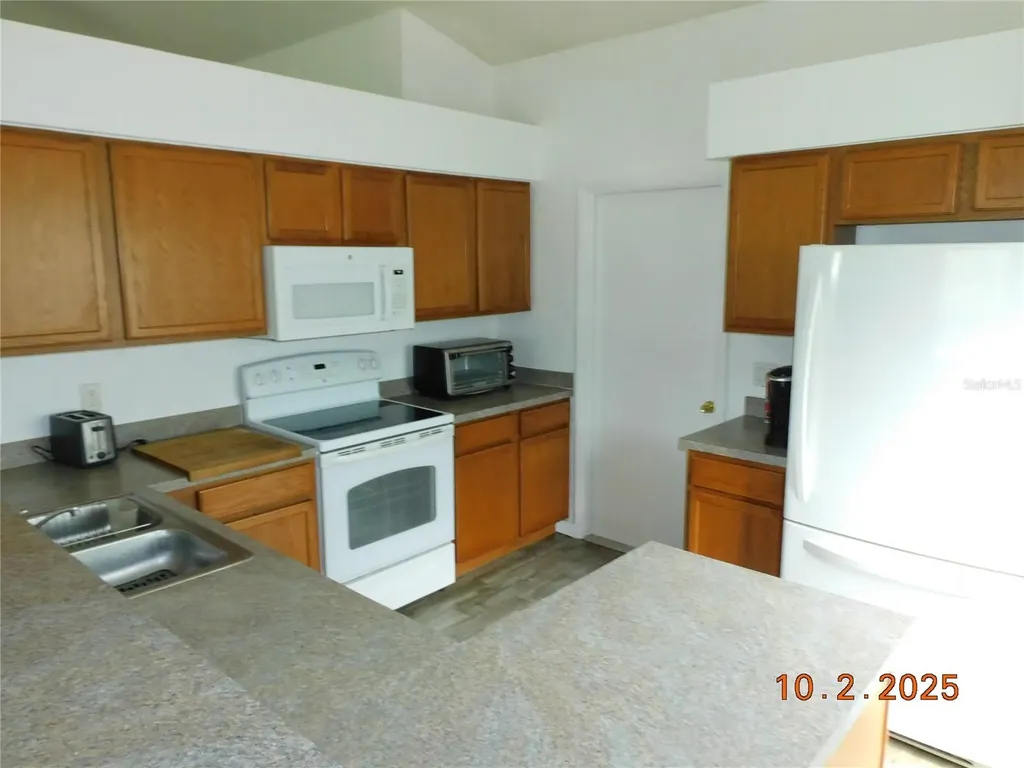 2542 Camphorwood Circle Kissimmee FL 34744