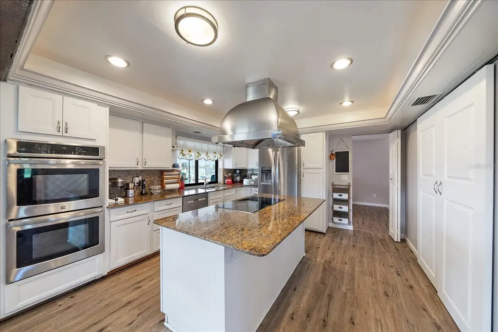 1008 SW 4th Place Cape Coral FL 33991