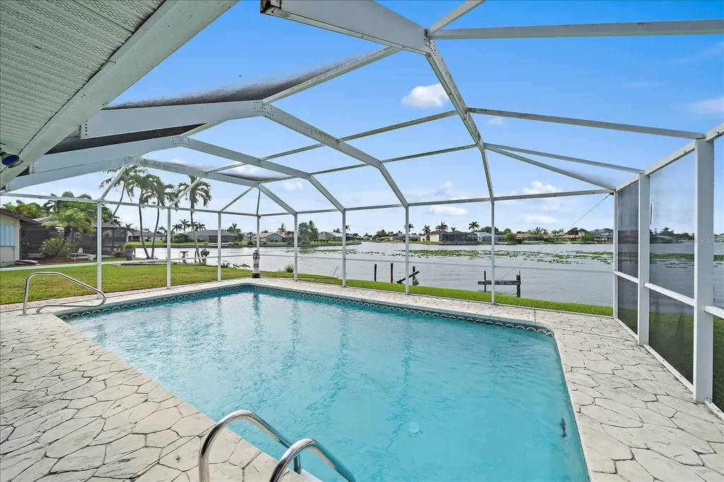 1008 SW 4th Place Cape Coral FL 33991