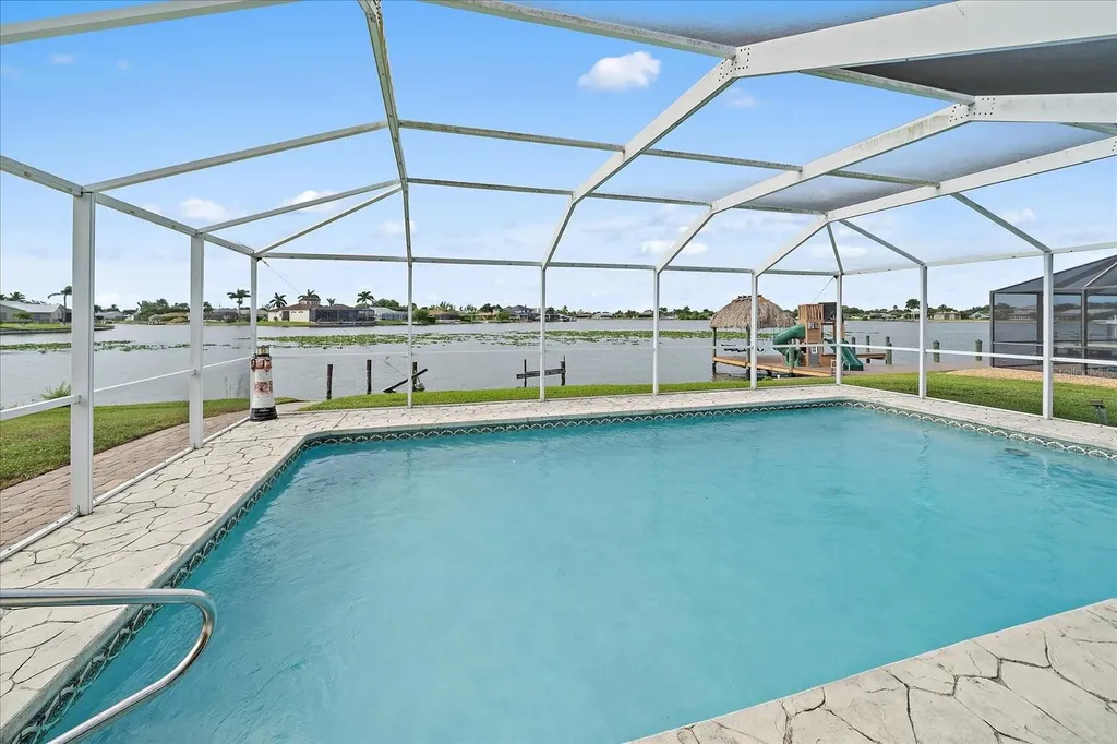 1008 SW 4th Place Cape Coral FL 33991