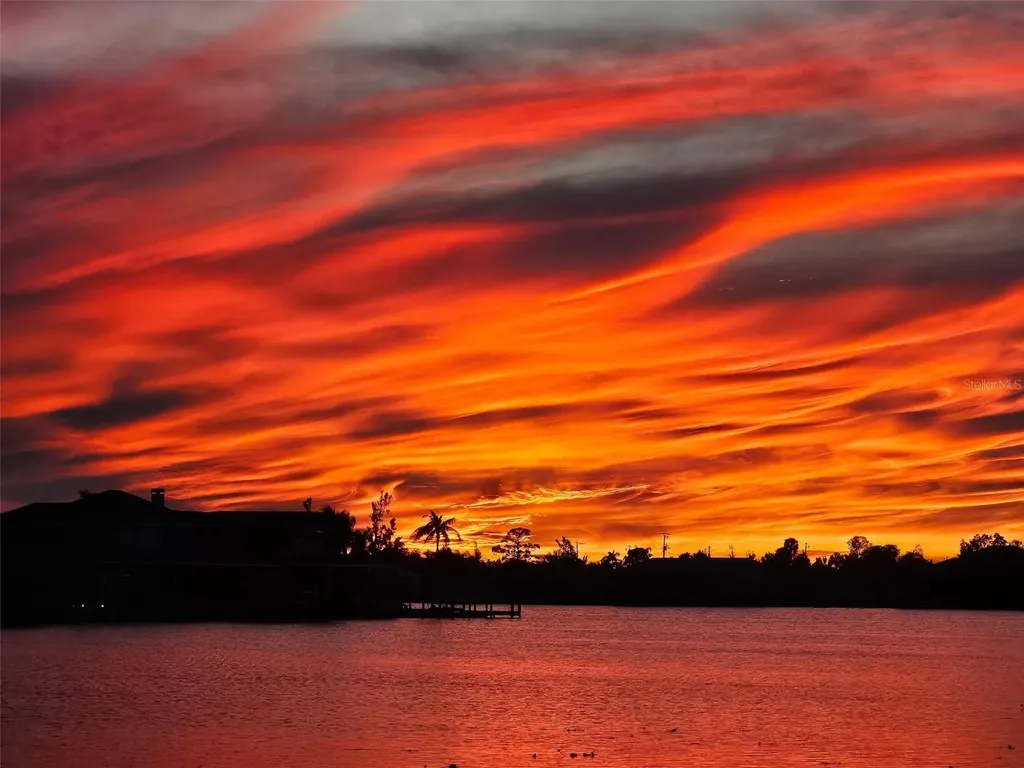 1008 SW 4th Place Cape Coral FL 33991