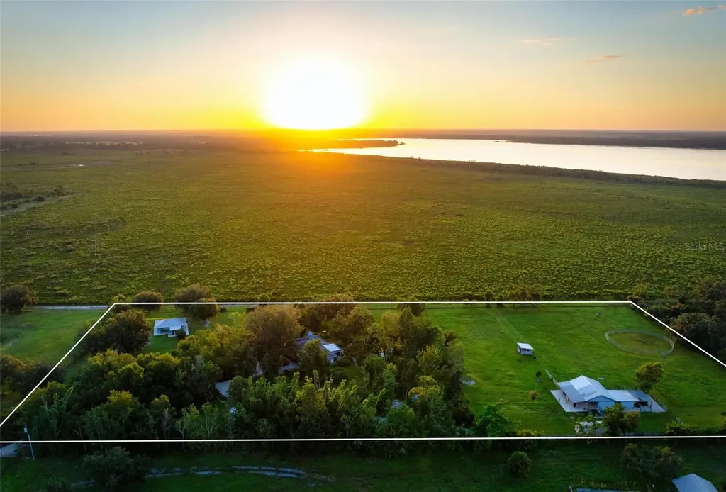 4939 Myakka Valley Trail Sarasota FL 34241
