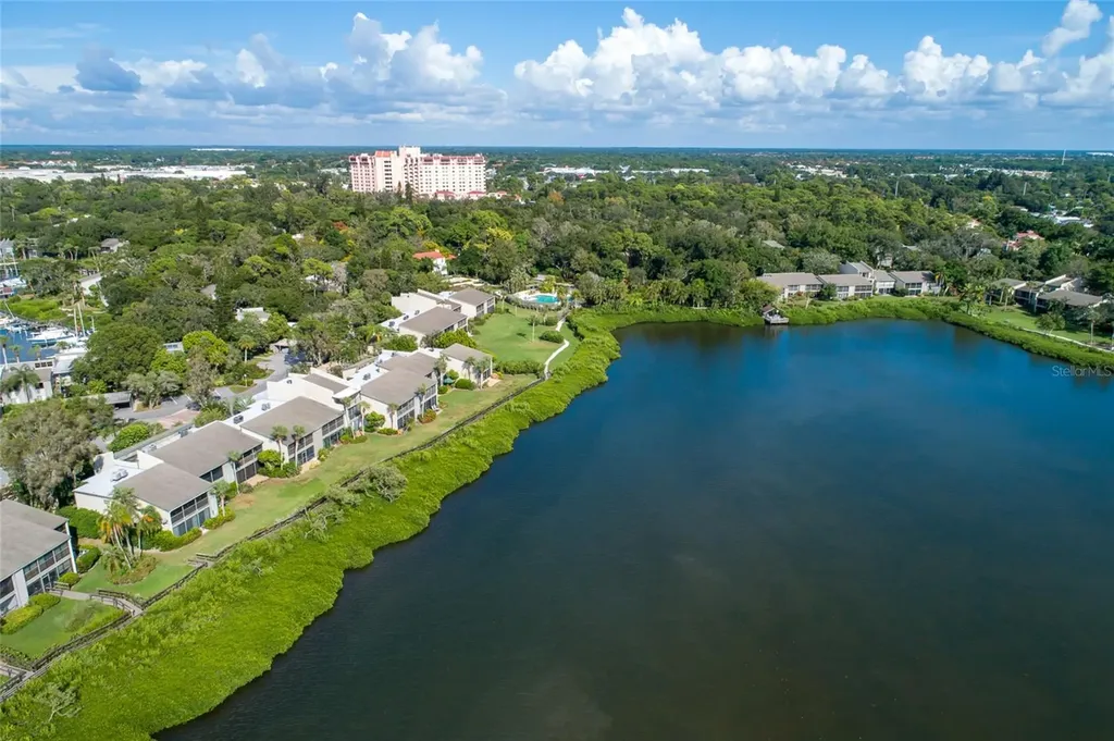 1647 Brookhouse Court Sarasota FL 34231