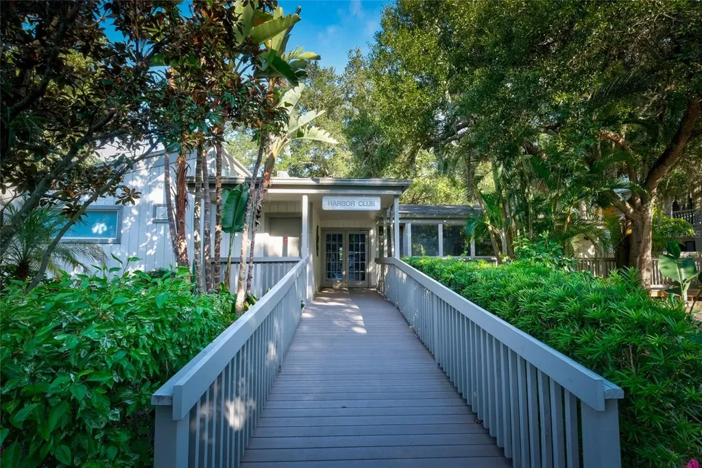 1647 Brookhouse Court Sarasota FL 34231