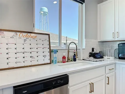 1404 Geranium Drive Mascotte FL 34753