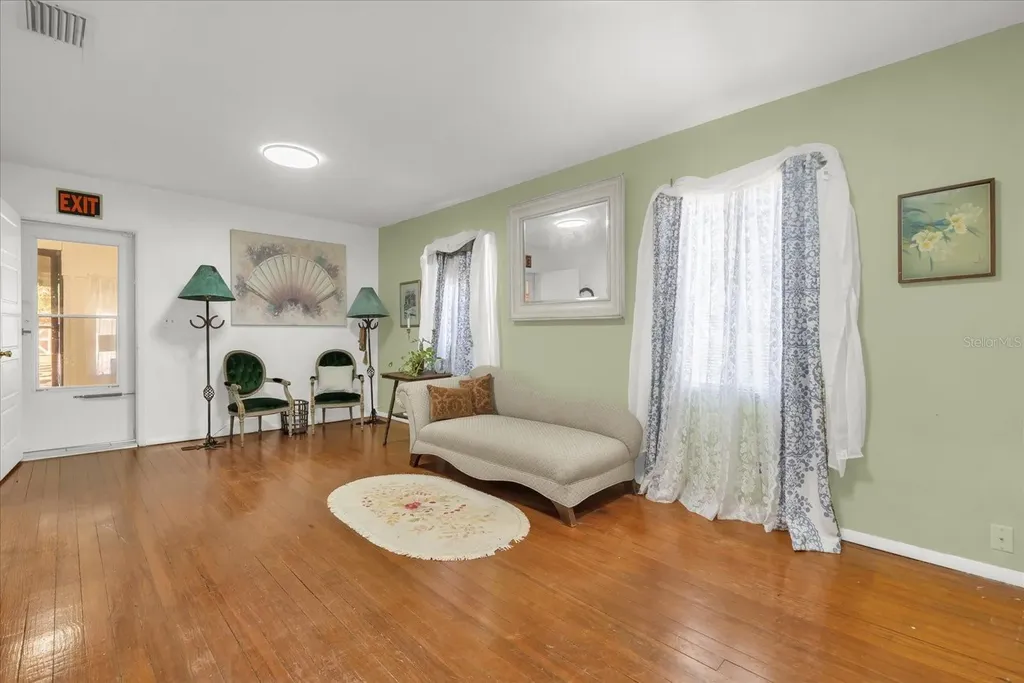 312 E Main Street Dundee FL 33838