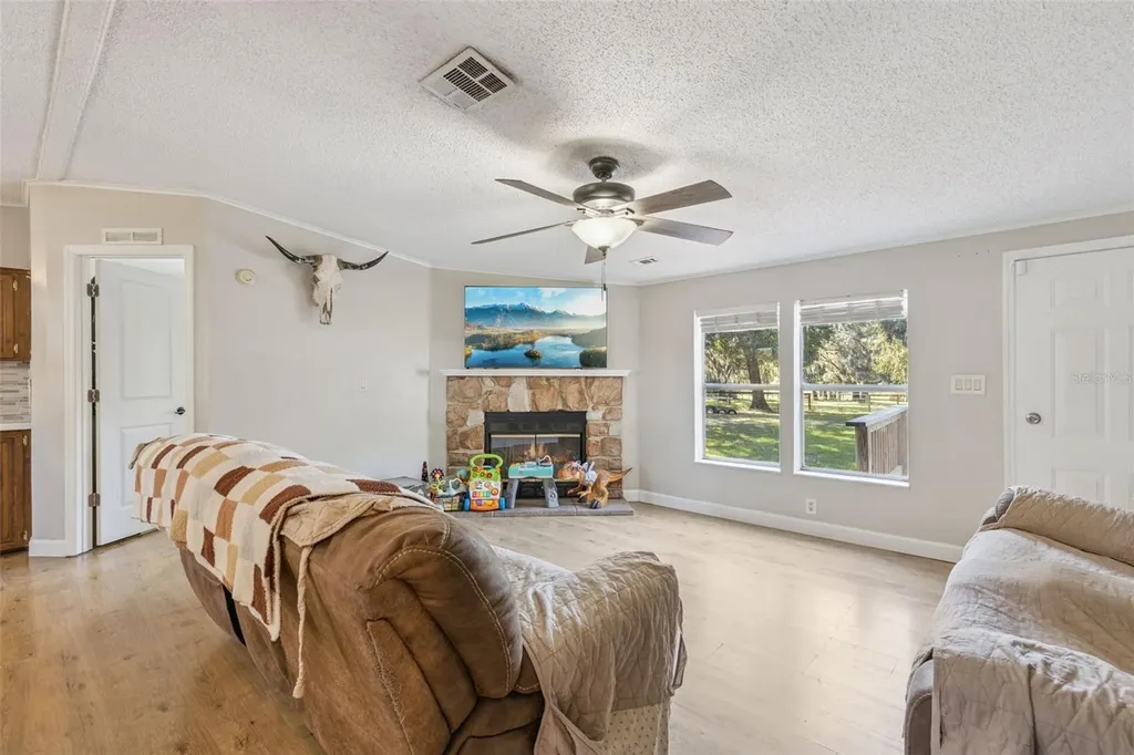 28405 SE 175th Street Umatilla FL 32784