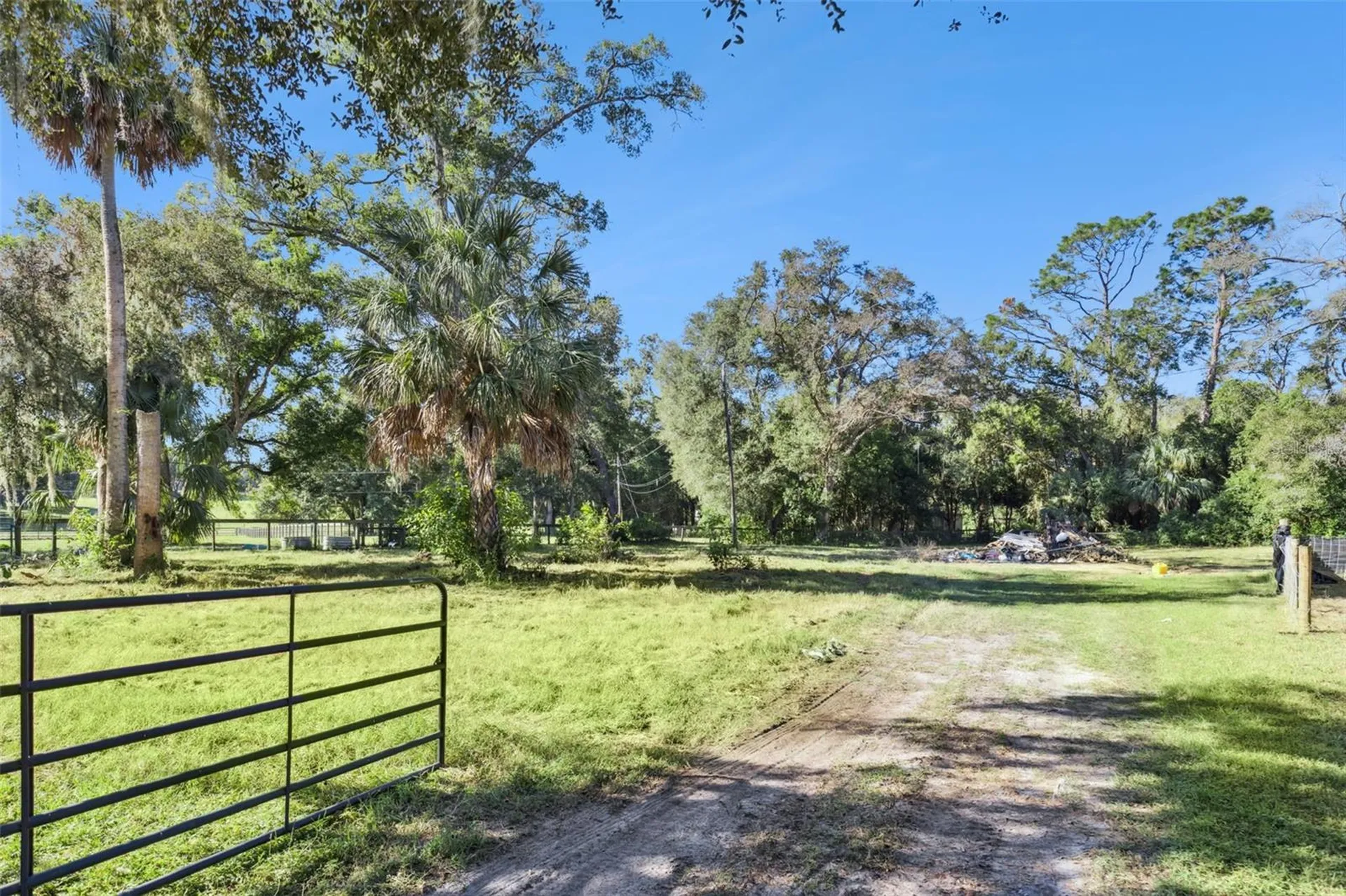 28405 SE 175th Street Umatilla FL 32784
