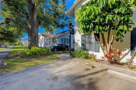 1303 S Moody Avenue Tampa FL 33629