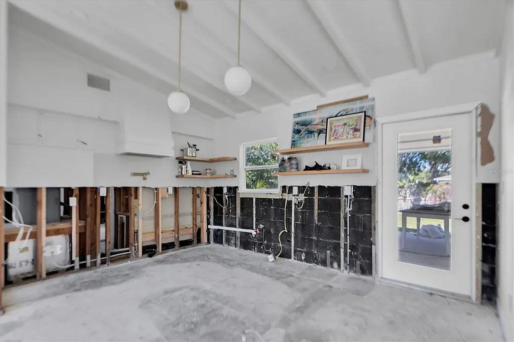 4811 Del Rio Way S Gulfport FL 33711