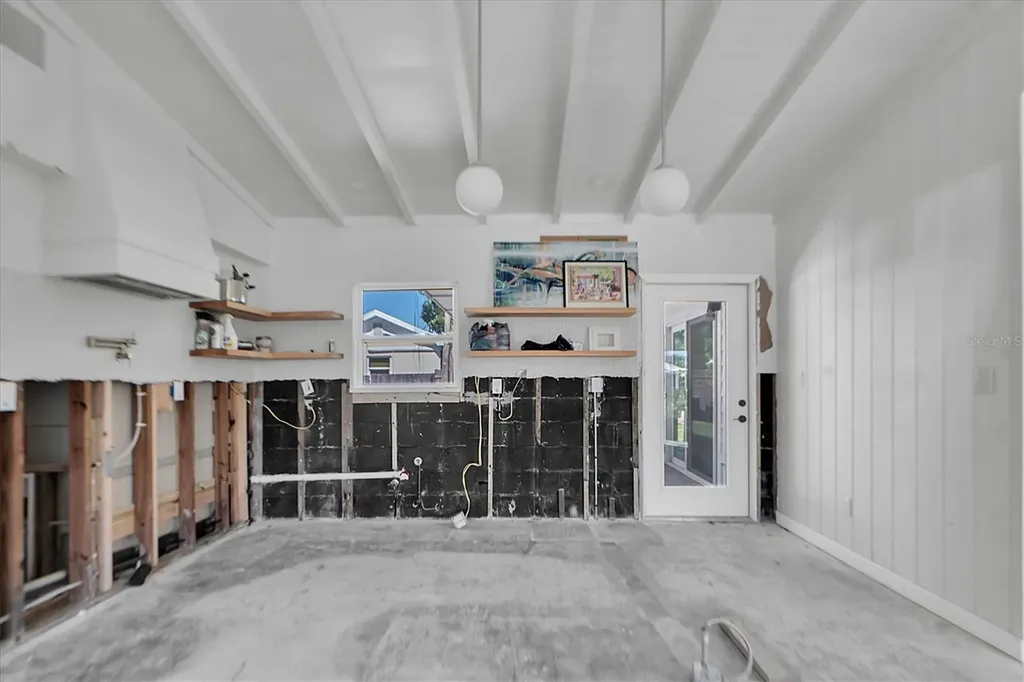 4811 Del Rio Way S Gulfport FL 33711