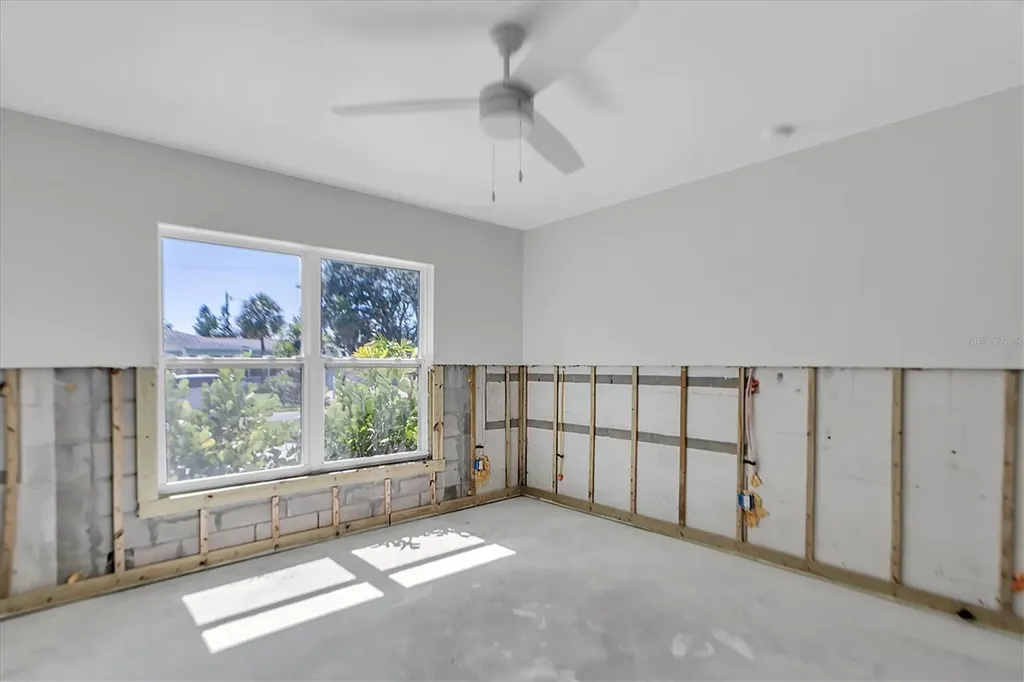 4811 Del Rio Way S Gulfport FL 33711