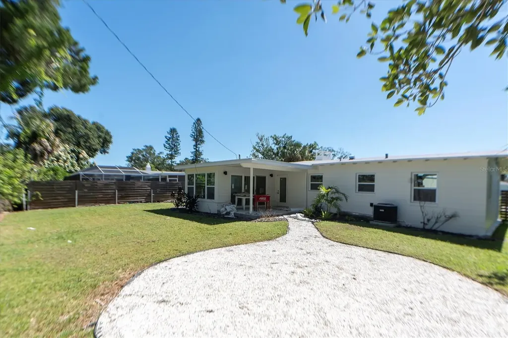 4811 Del Rio Way S Gulfport FL 33711