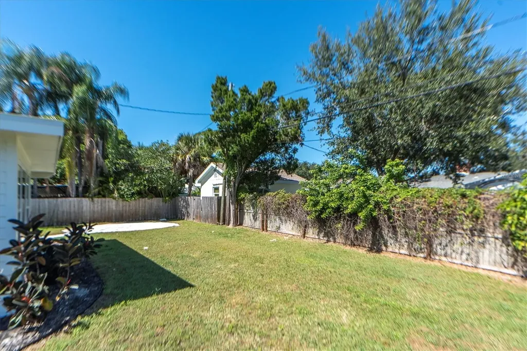 4811 Del Rio Way S Gulfport FL 33711