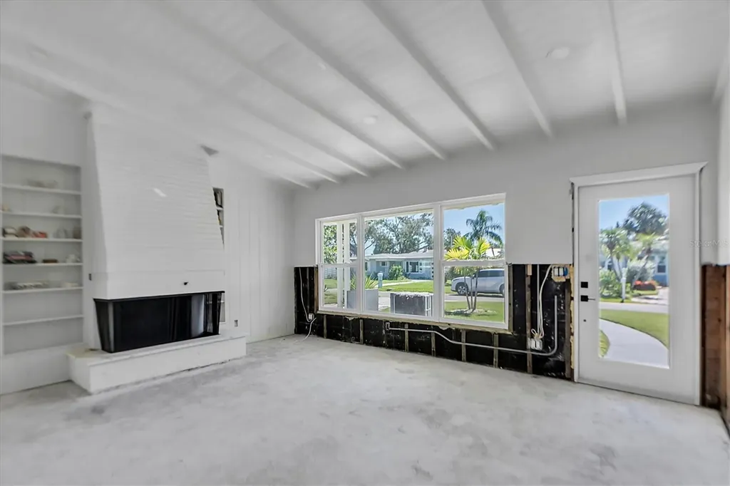 4811 Del Rio Way S Gulfport FL 33711