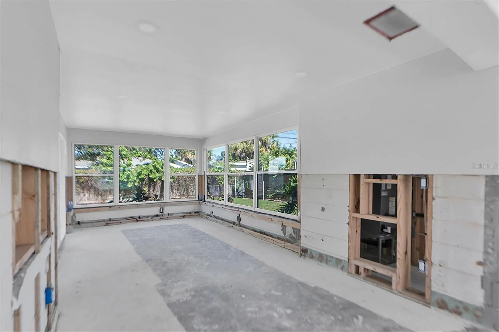 4811 Del Rio Way S Gulfport FL 33711