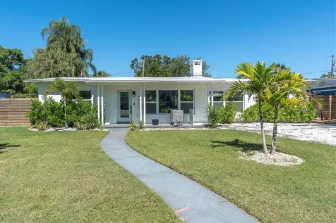 4811 Del Rio Way S Gulfport FL 33711