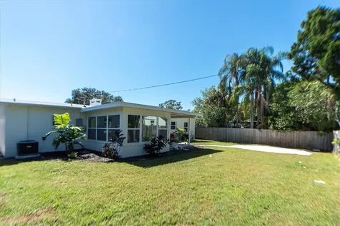 4811 Del Rio Way S Gulfport FL 33711
