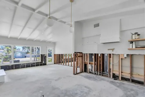 4811 Del Rio Way S Gulfport FL 33711