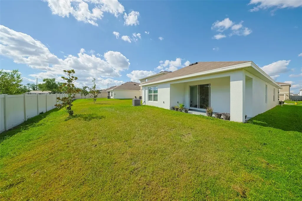 12136 Lily Magnolia Lane Riverview FL 33569