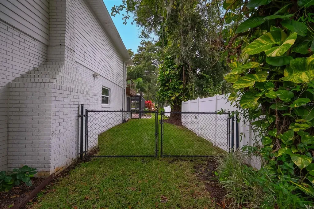 8020 Sharon Drive Tampa FL 33617