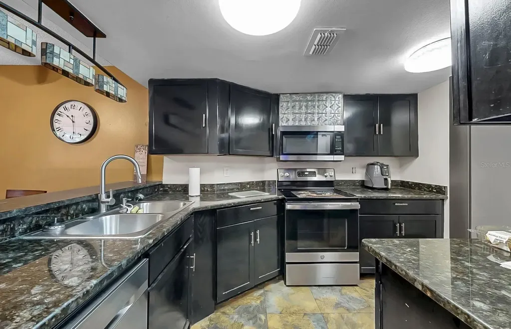 4036 Angel Oak Court Tampa FL 33613