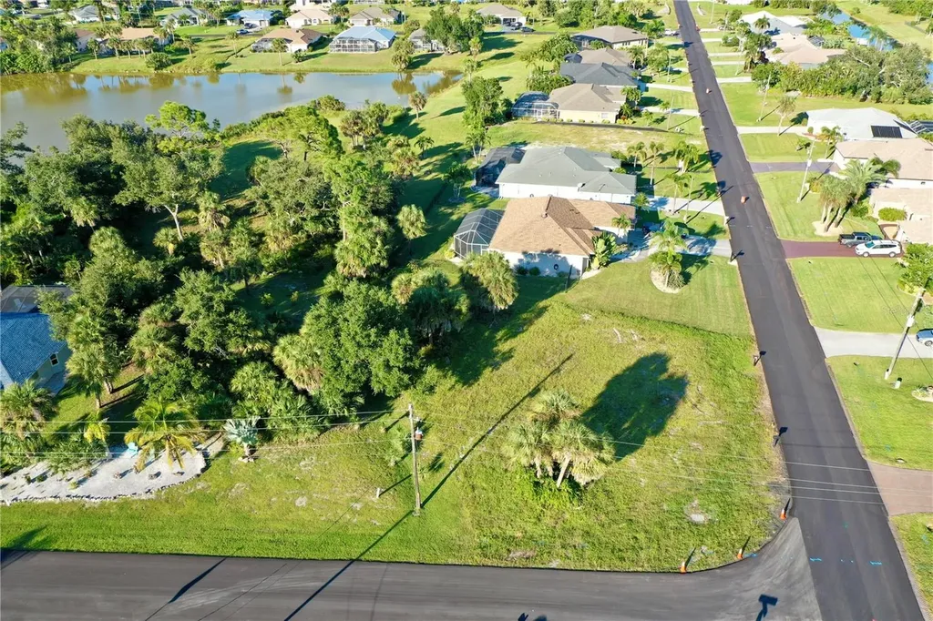 2 Sportsman Way Rotonda West FL 33947
