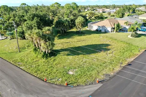 2 Sportsman Way Rotonda West FL 33947