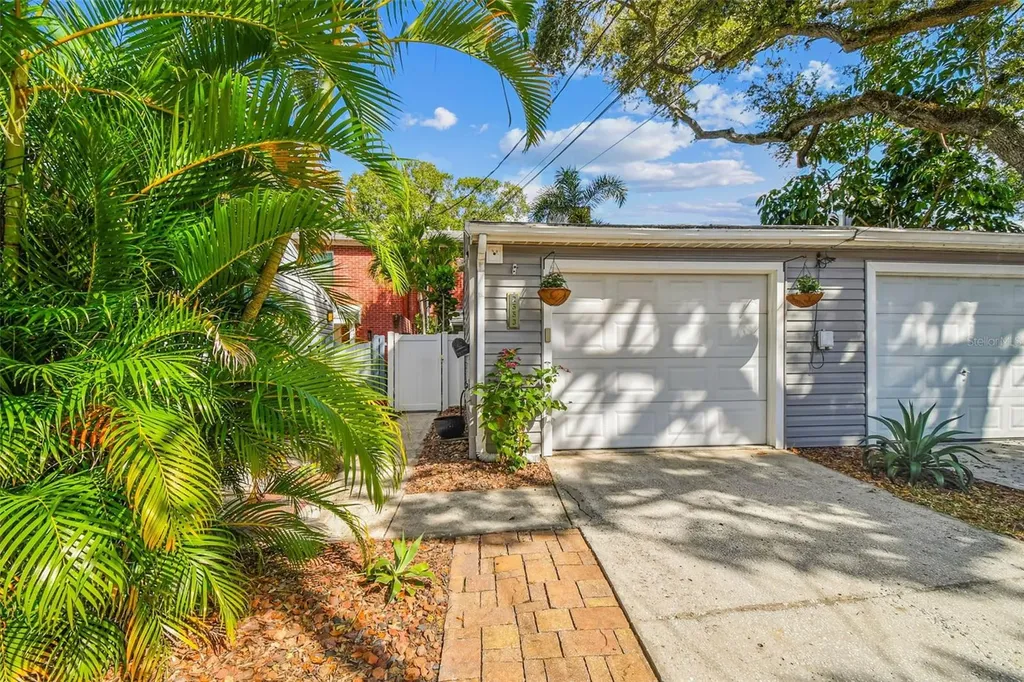 2553 W Maryland Avenue Tampa FL 33629