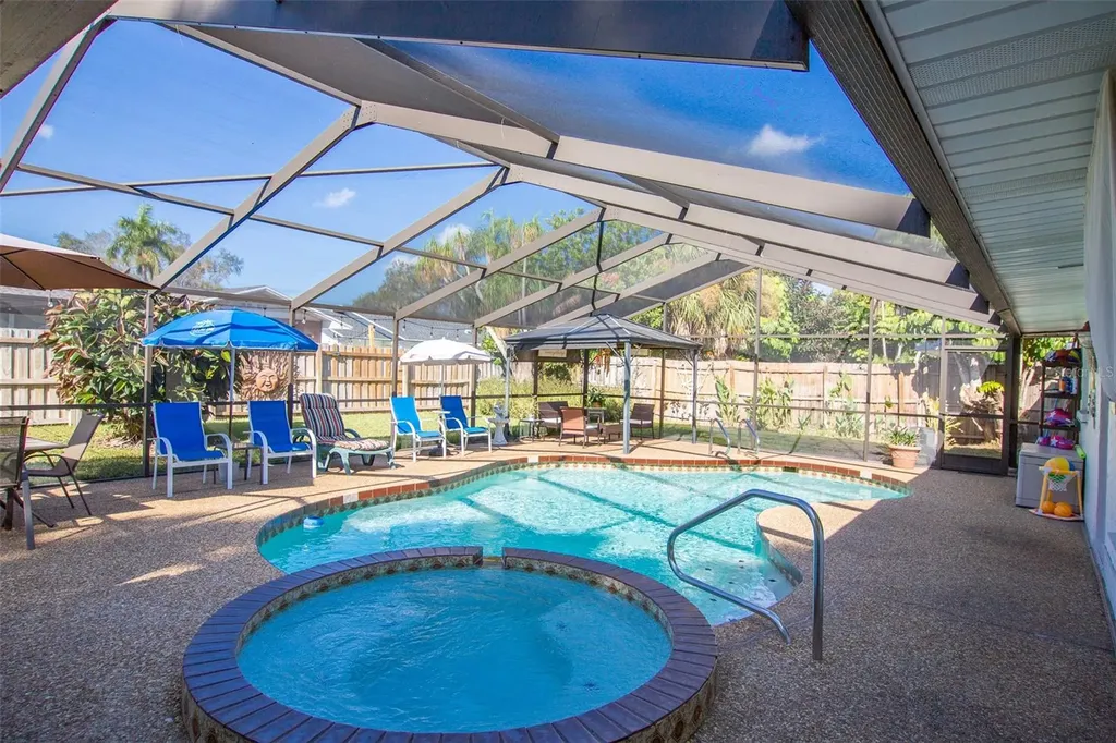 2216 40th Street W Bradenton FL 34205
