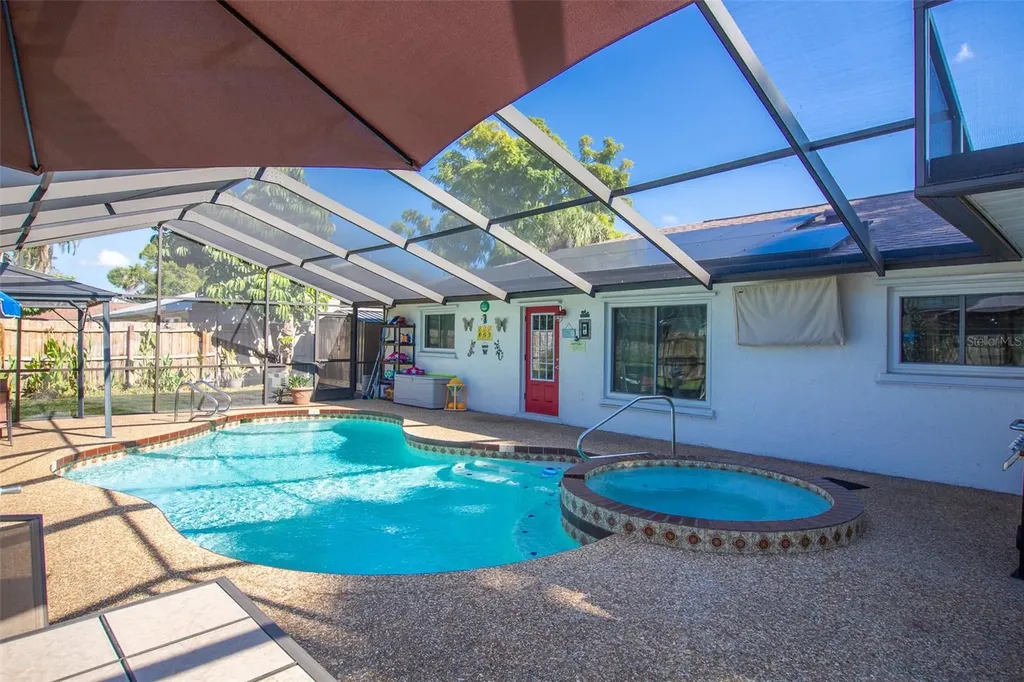 2216 40th Street W Bradenton FL 34205
