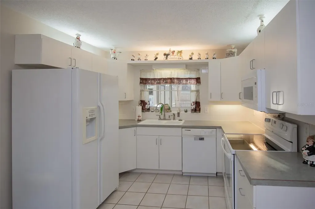 2216 40th Street W Bradenton FL 34205