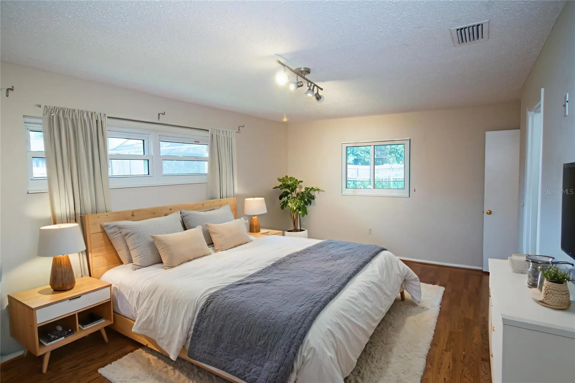 2216 40th Street W Bradenton FL 34205
