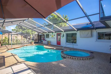 2216 40th Street W Bradenton FL 34205