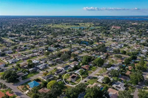 2216 40th Street W Bradenton FL 34205